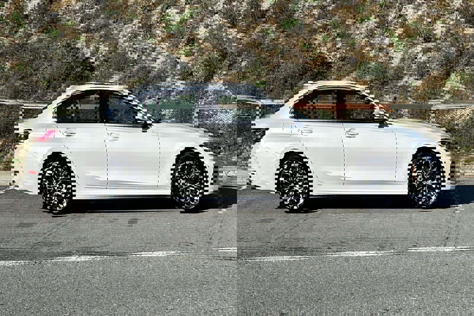 Used 2025 BMW 330i Sedan image 6