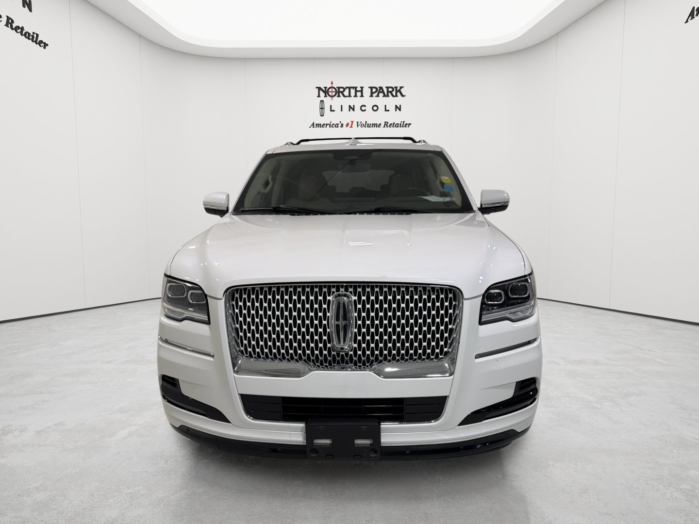 Used 2022 Lincoln Navigator Reserve AWD/4WD image 7