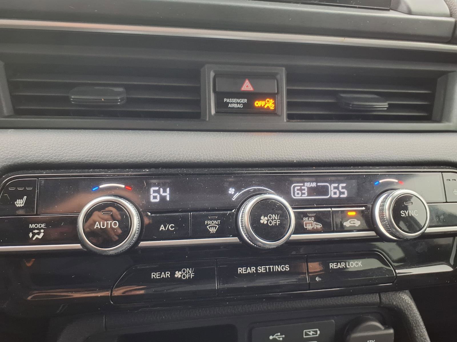 Used 2023 Honda Pilot Touring image 7