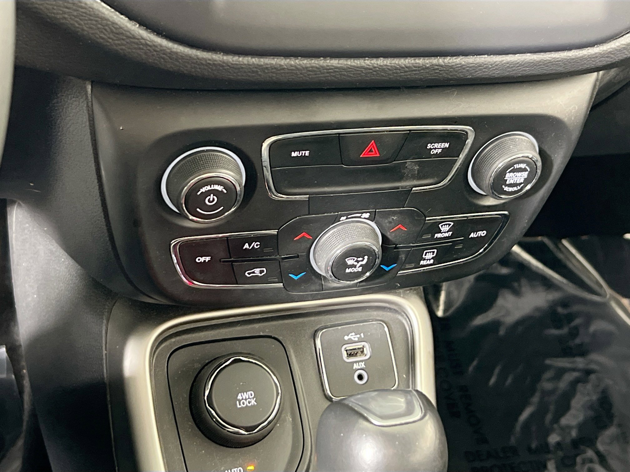 Used 2021 Jeep Compass Latitude image 15