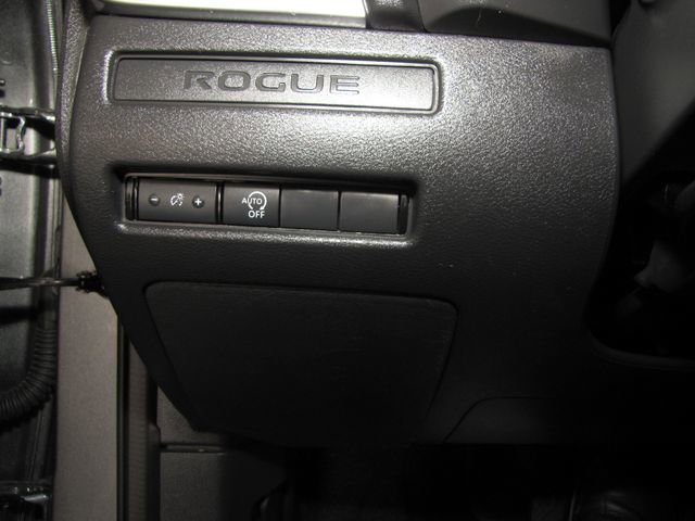 Used 2025 Nissan Rogue S image 8