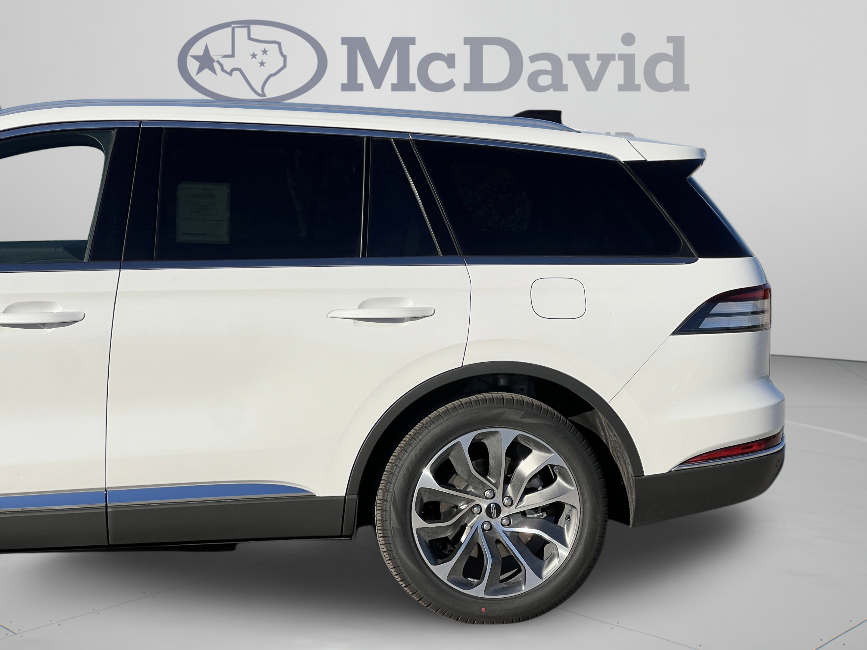 New 2026 Lincoln Aviator Reserve w/ Luxury Package RWD image 32