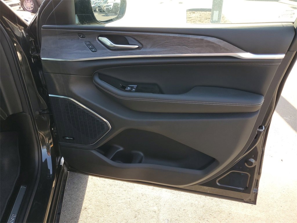 New 2025 Jeep Grand Cherokee L Overland w/ Advanced Protech Group III image 36