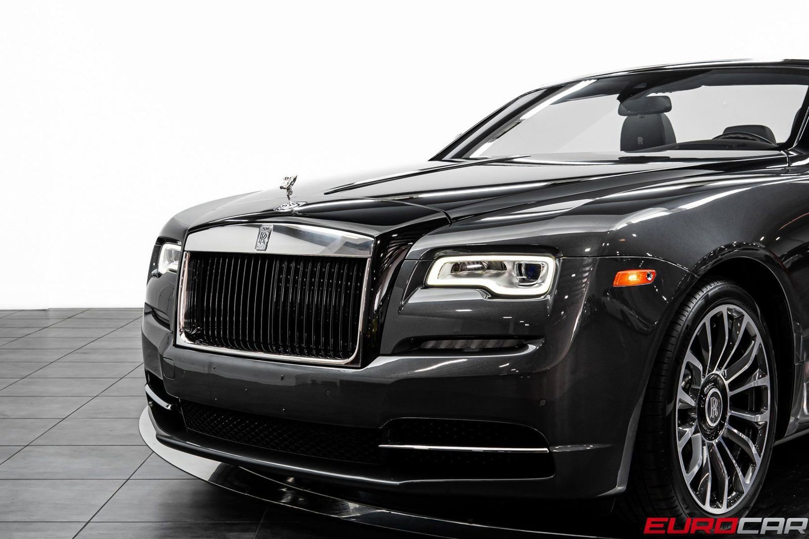 Used 2019 Rolls-Royce Dawn image 14