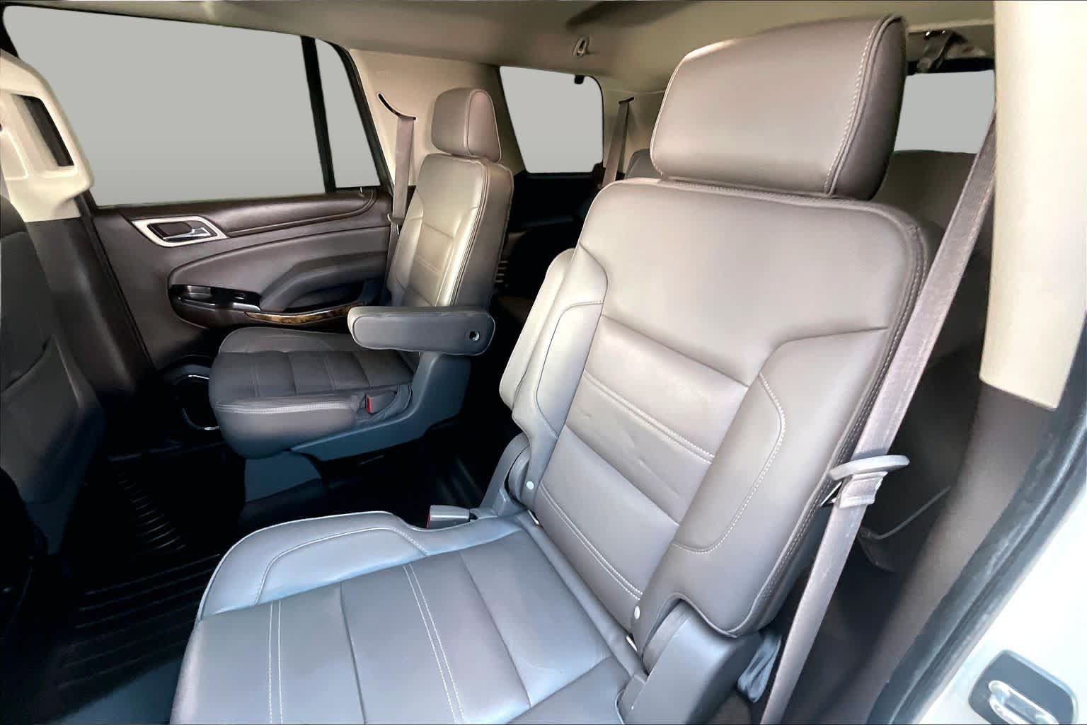 Used 2015 GMC Yukon Denali w/ Premium Package RWD image 19