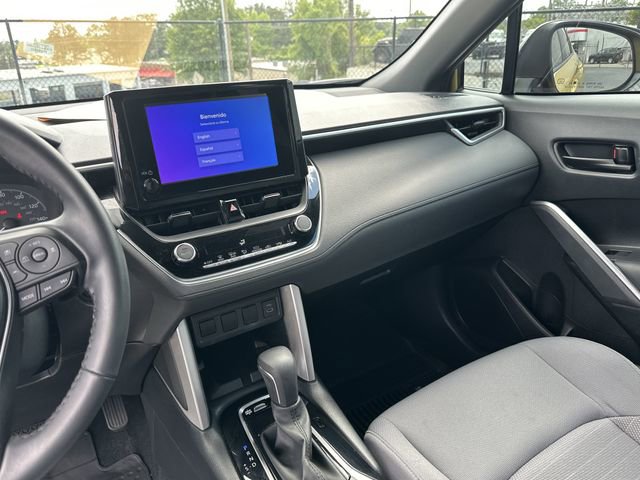 Used 2024 Toyota Corolla Cross AWD Hybrid w/ Moonroof Package image 17