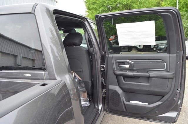 New 2026 RAM 3500 Big Horn AWD/4WD image 32