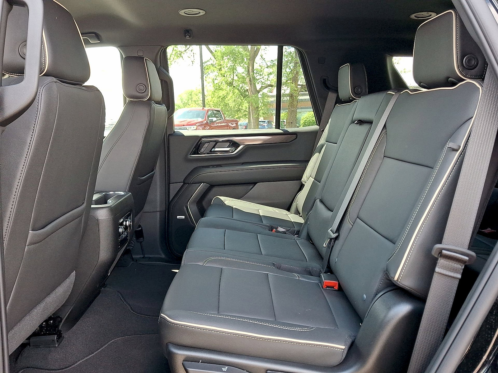 New 2026 GMC Yukon Elevation AWD/4WD image 13
