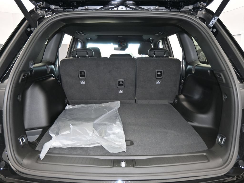 New 2026 Jeep Grand Cherokee Laredo X AWD/4WD image 32