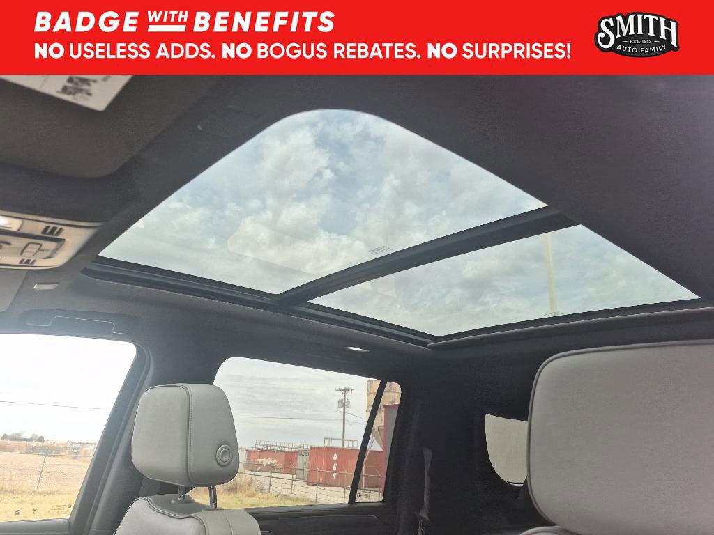 Used 2023 GMC Yukon XL SLT w/ SLT Premium Package image 26