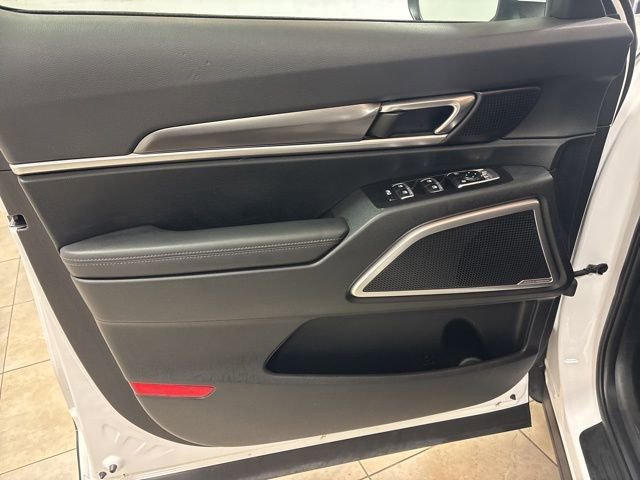 Used 2024 Kia Telluride S image 13