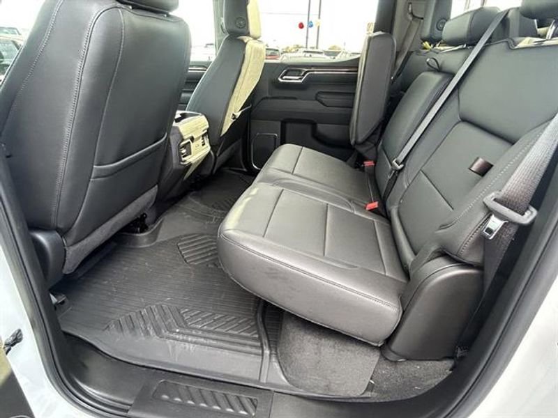 Used 2025 Chevrolet Silverado 1500 LT Trail Boss w/ Convenience Package II AWD/4WD image 31