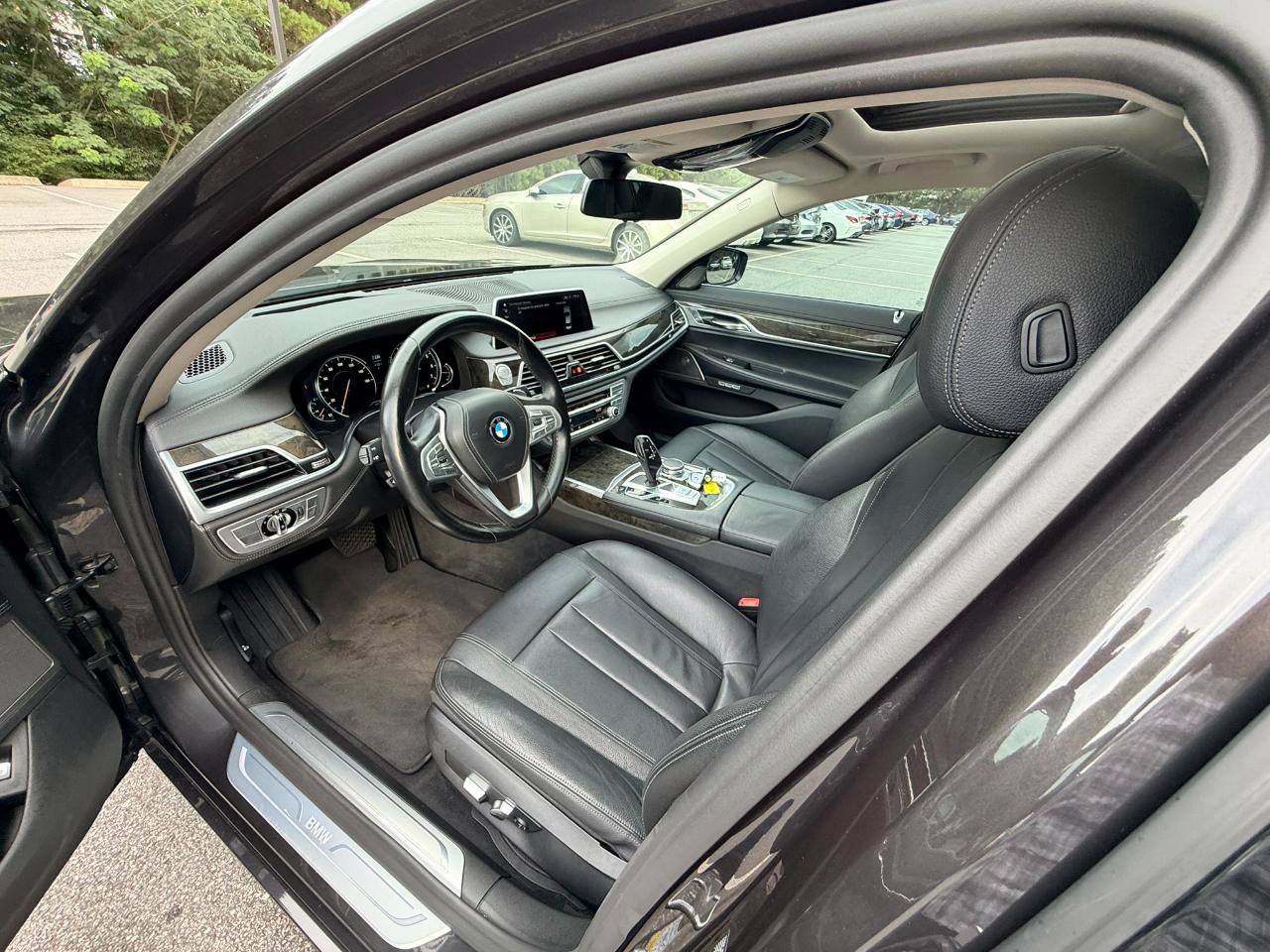 Used 2018 BMW 740i xDrive AWD/4WD image 8