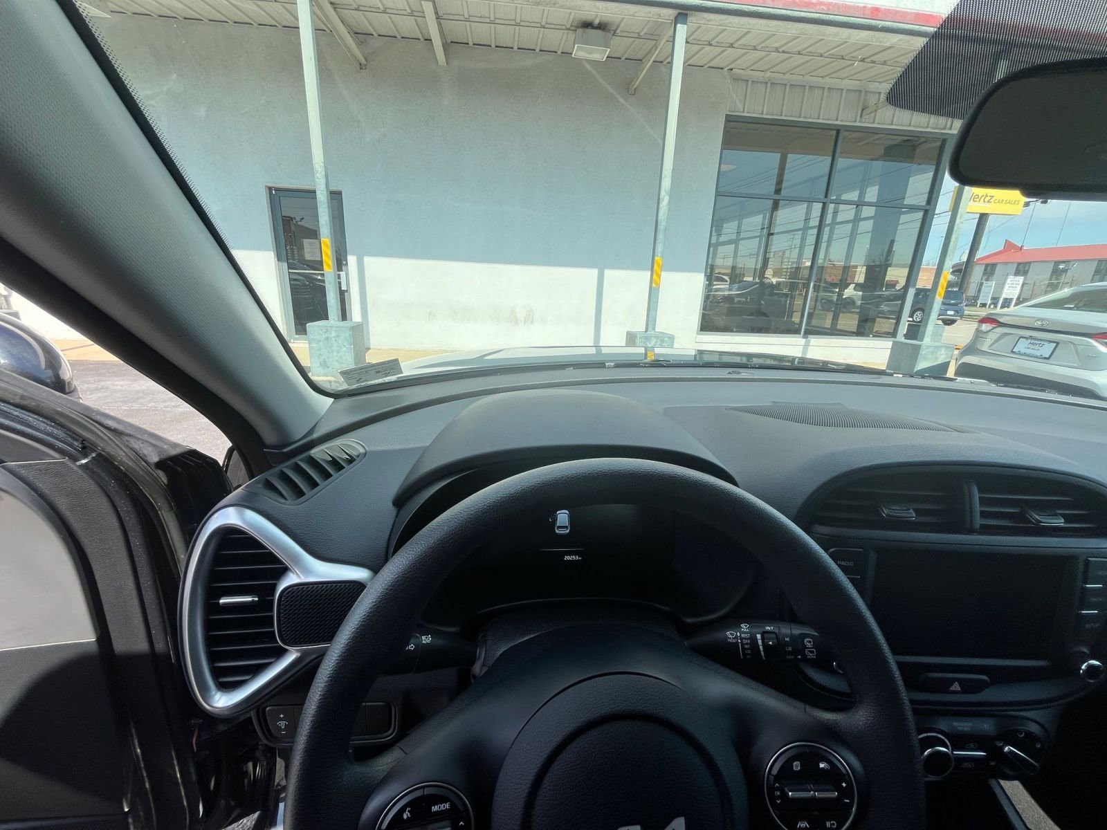 Used 2025 Kia Soul LX w/ LX Technology Package image 32