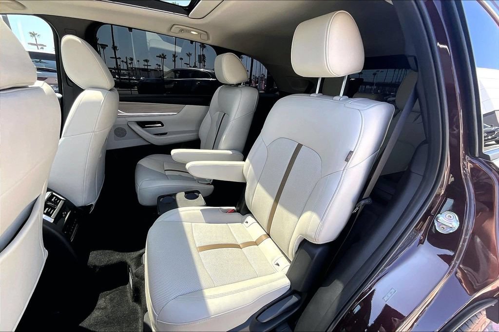 Certified 2024 MAZDA CX-90 Plug-In Hybrid w/ Premium Plus AWD/4WD image 15