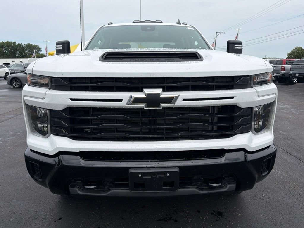 Used 2024 Chevrolet Silverado 2500 Custom w/ Custom Value Package AWD/4WD image 9