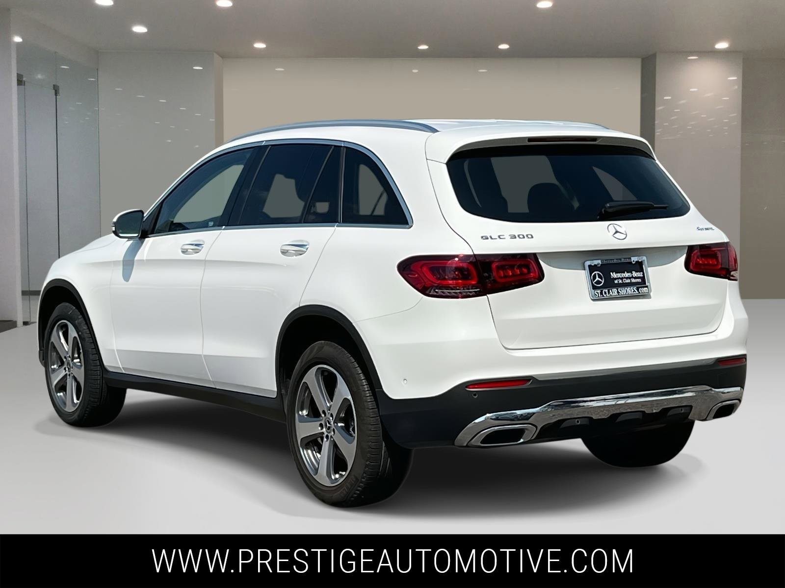 Used 2022 Mercedes-Benz GLC 300 GLC 300 w/ Premium Package Lite image 3