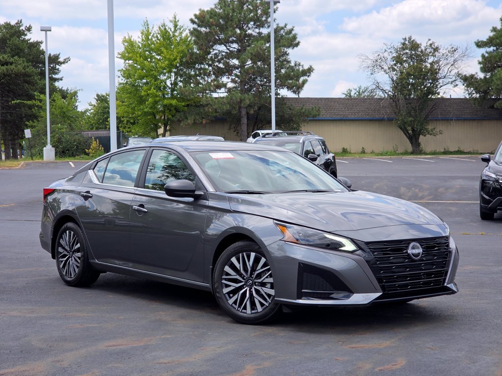New 2026 Nissan Altima 2.5 SV FWD image 2