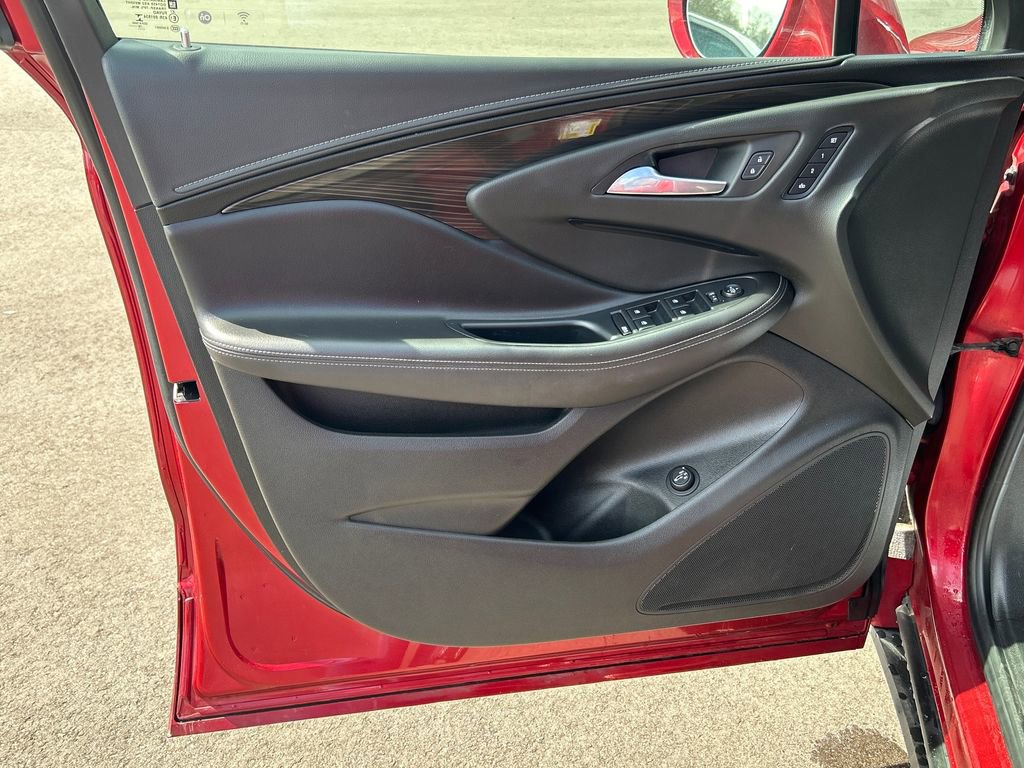 Used 2020 Buick Envision Essence FWD image 18