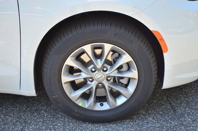 New 2026 Chrysler Pacifica Select image 10