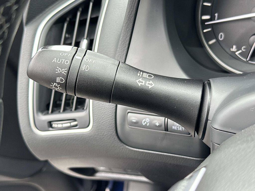 Used 2024 INFINITI Q50 Luxe w/ Cargo Package RWD image 24