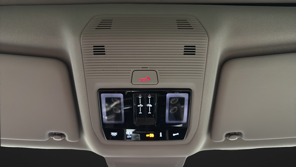 Used 2025 Volkswagen Atlas SEL AWD/4WD image 33