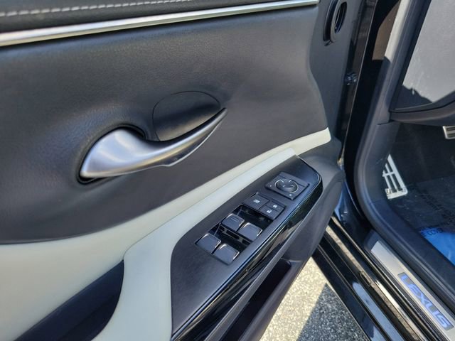 Used 2022 Lexus ES 300h F Sport FWD image 9