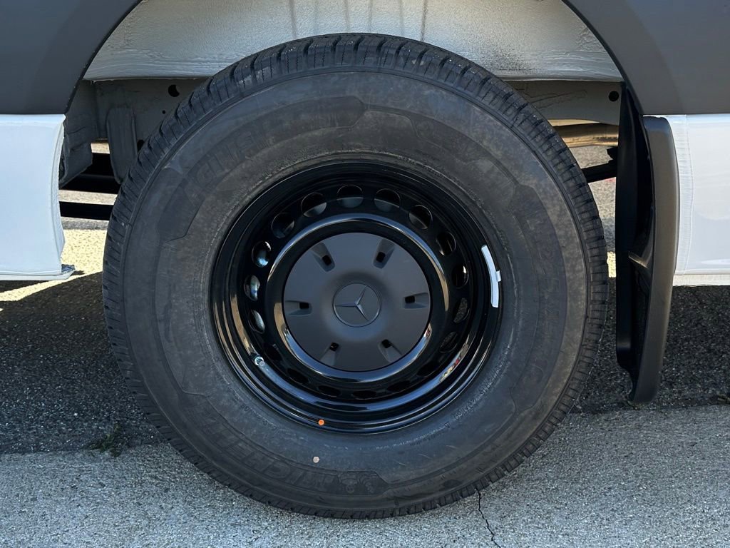 New 2025 Mercedes-Benz Sprinter 2500 image 13