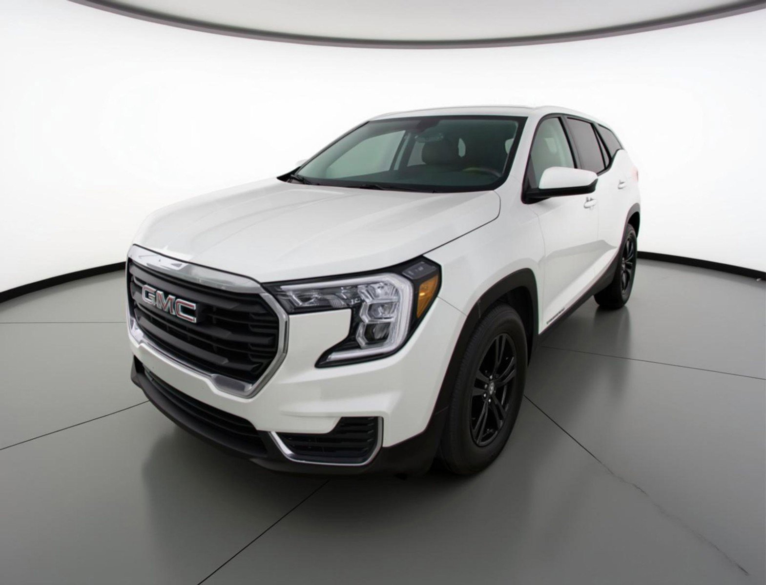 Used 2024 GMC Terrain SLE image 3