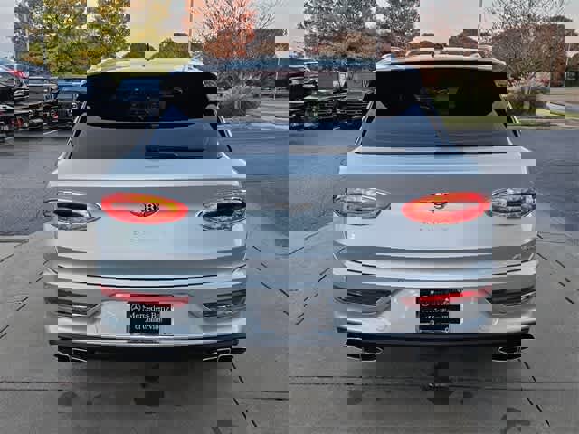 Used 2023 Bentley Bentayga Plug-In Hybrid image 7