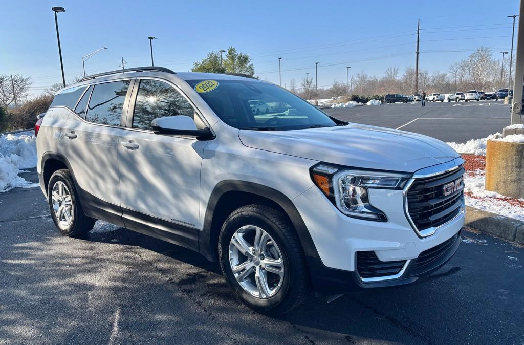 Used 2022 GMC Terrain SLE w/ Driver Convenience Package image 6