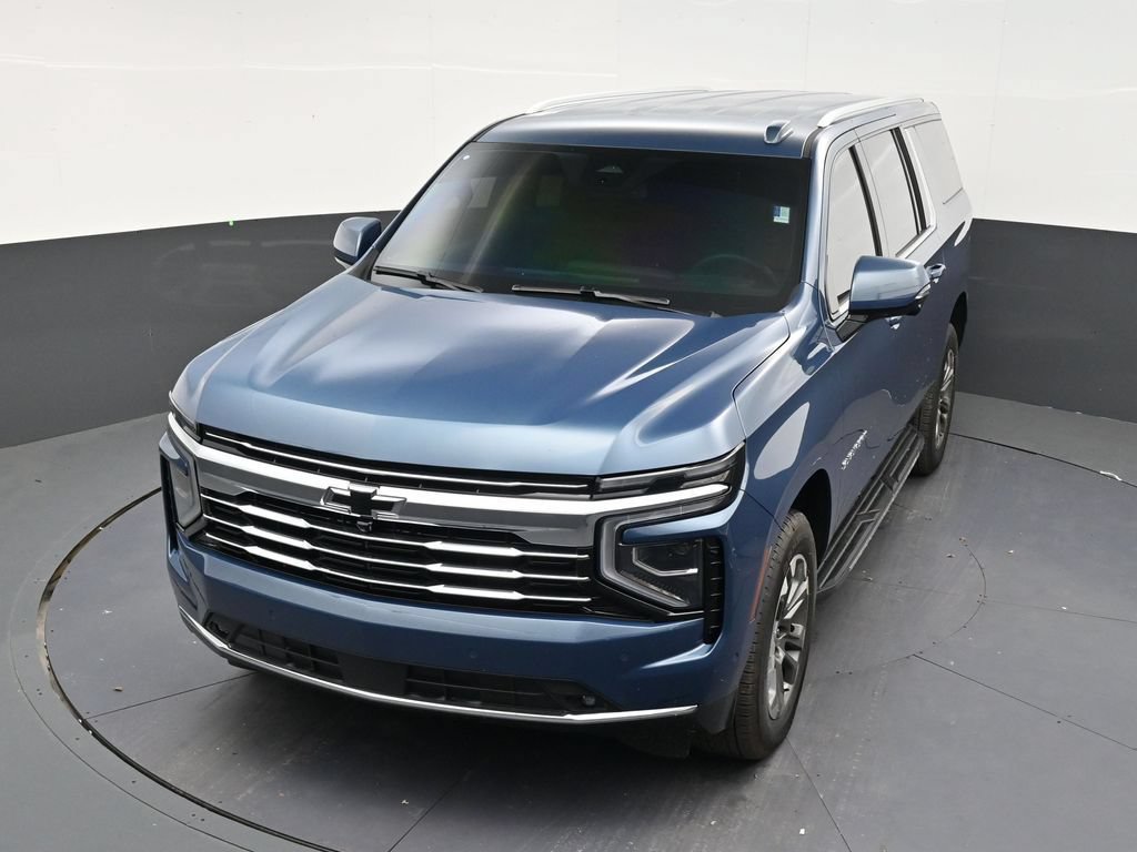 Used 2025 Chevrolet Suburban LT w/ Comfort Package RWD image 19