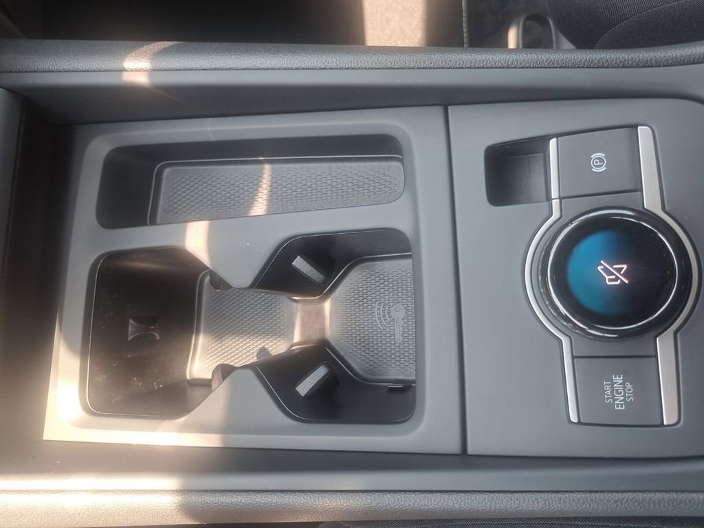 Used 2025 Volkswagen Tiguan S image 16