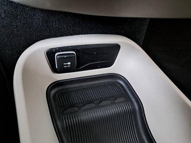 Used 2024 Chrysler Pacifica Touring-L FWD image 16