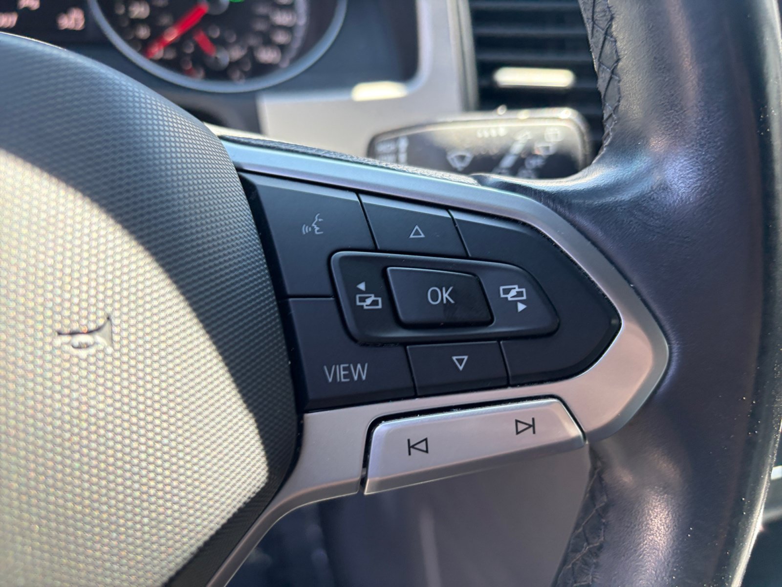 Used 2020 Volkswagen Atlas Cross Sport SE AWD/4WD image 19