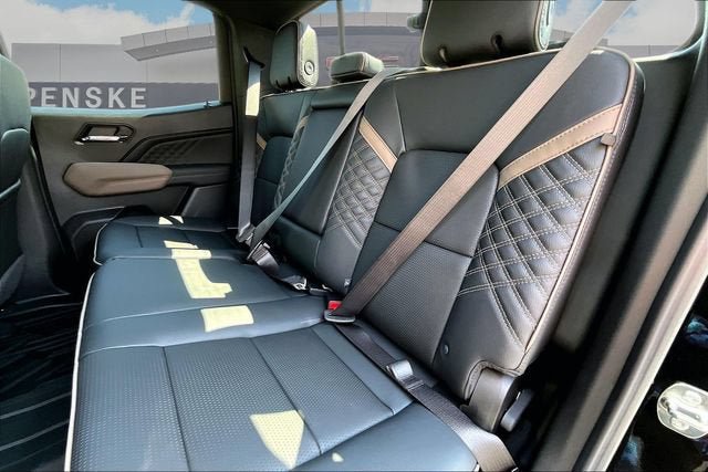 New 2026 GMC Canyon Denali w/ LPO, Denali Black Edition AWD/4WD image 11