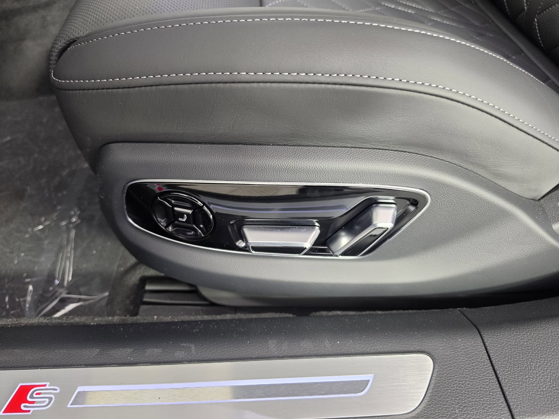 New 2026 Audi S8 AWD/4WD image 13