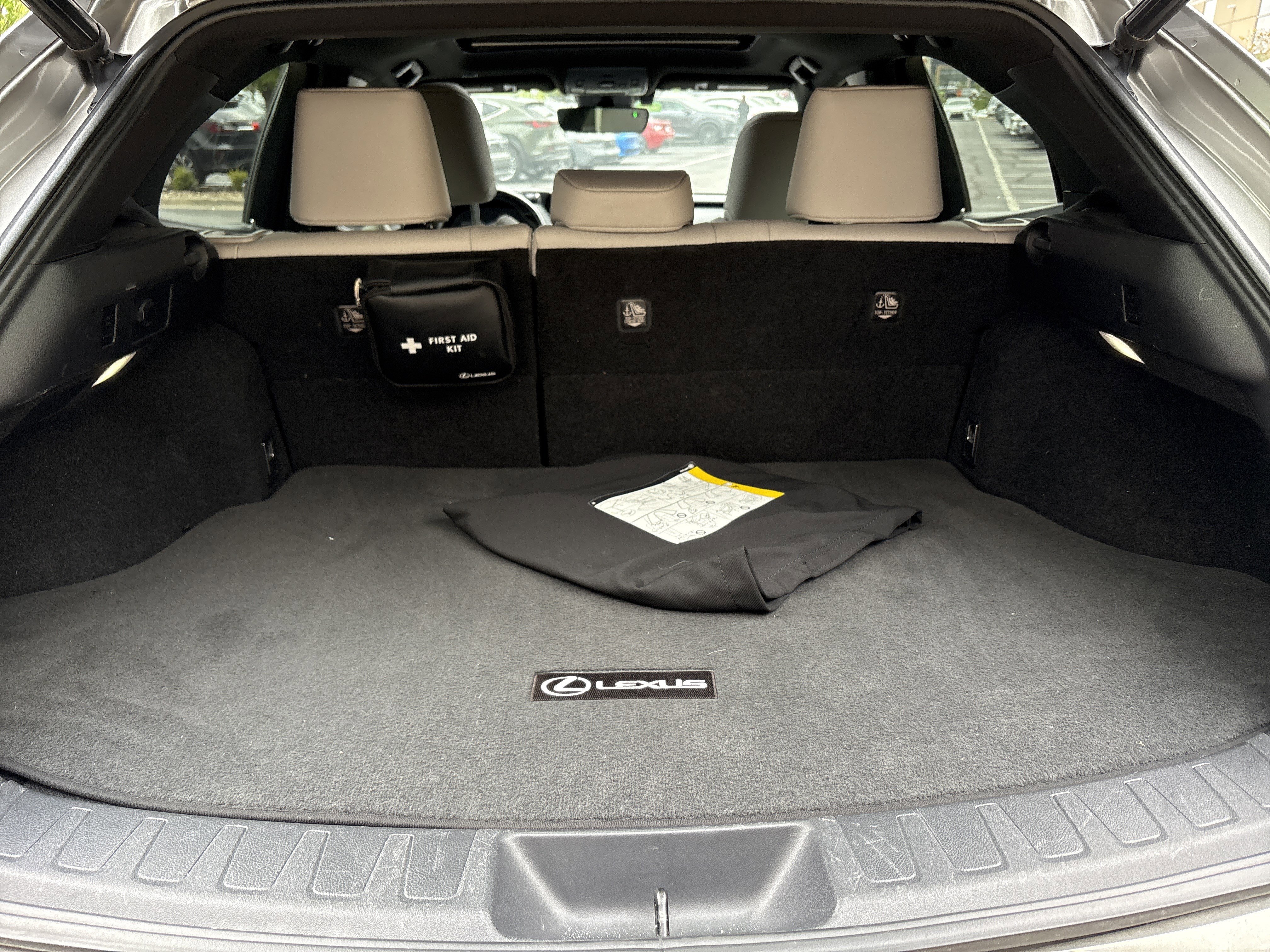 Used 2020 Lexus UX 250h w/ Premium Package image 32