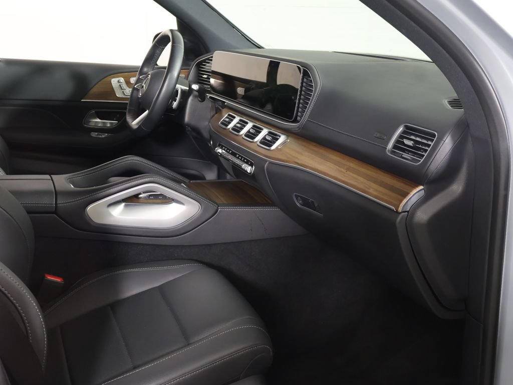 Used 2025 Mercedes-Benz GLS 450 4MATIC w/ AMG Line Exterior image 29