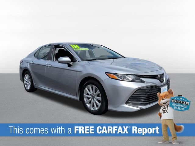 Used 2019 Toyota Camry LE video 2