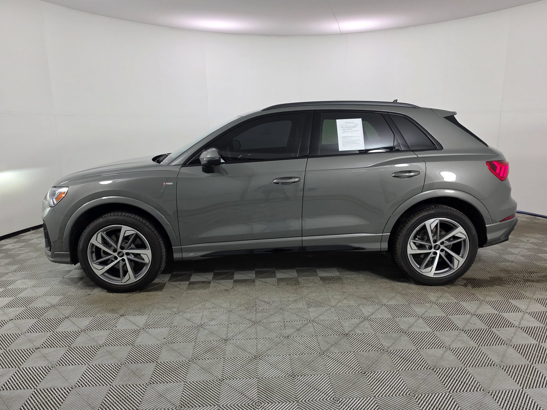 Certified 2025 Audi Q3 2.0T Premium w/ Convenience Plus Package AWD/4WD image 4
