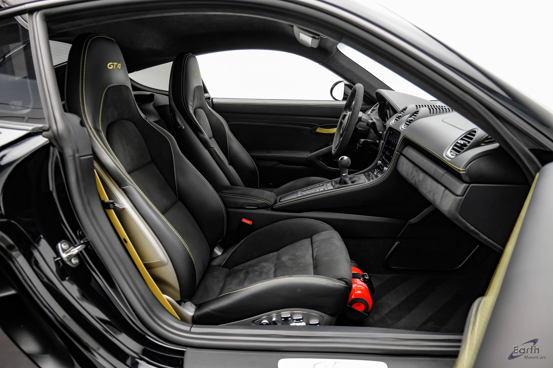 Used 2021 Porsche 718 Cayman GT4 RWD image 55