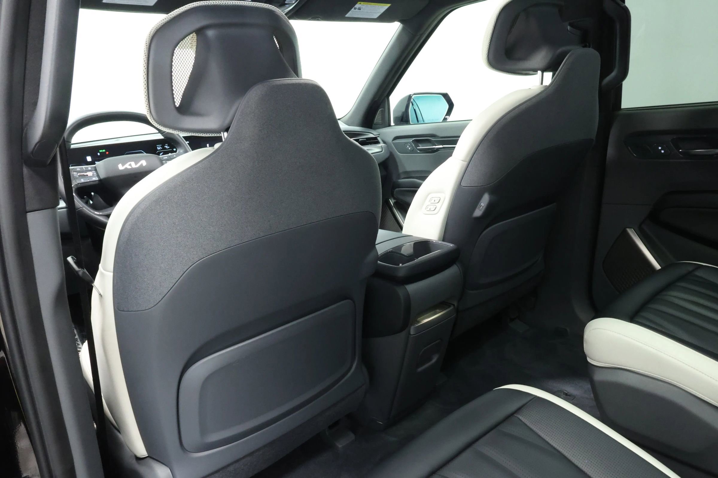 Used 2024 Kia EV9 GT-Line image 69