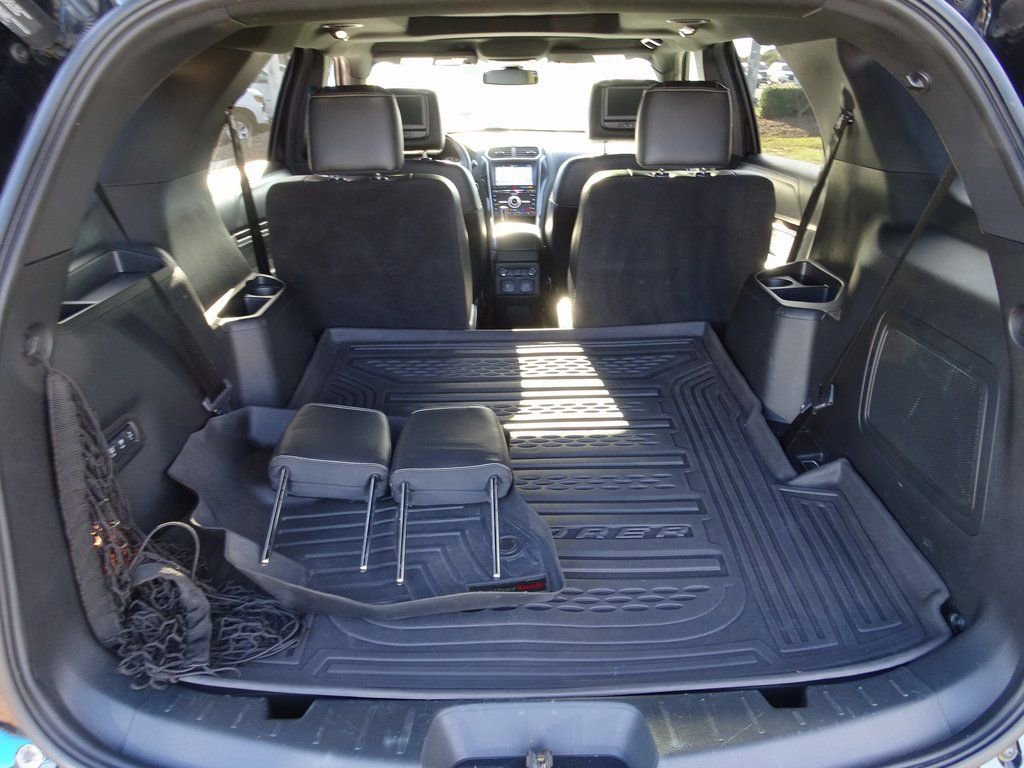 Used 2018 Ford Explorer Platinum image 11