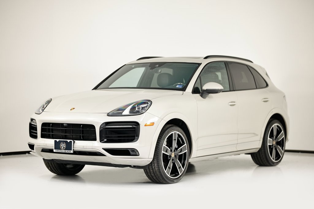Used 2023 Porsche Cayenne image 1