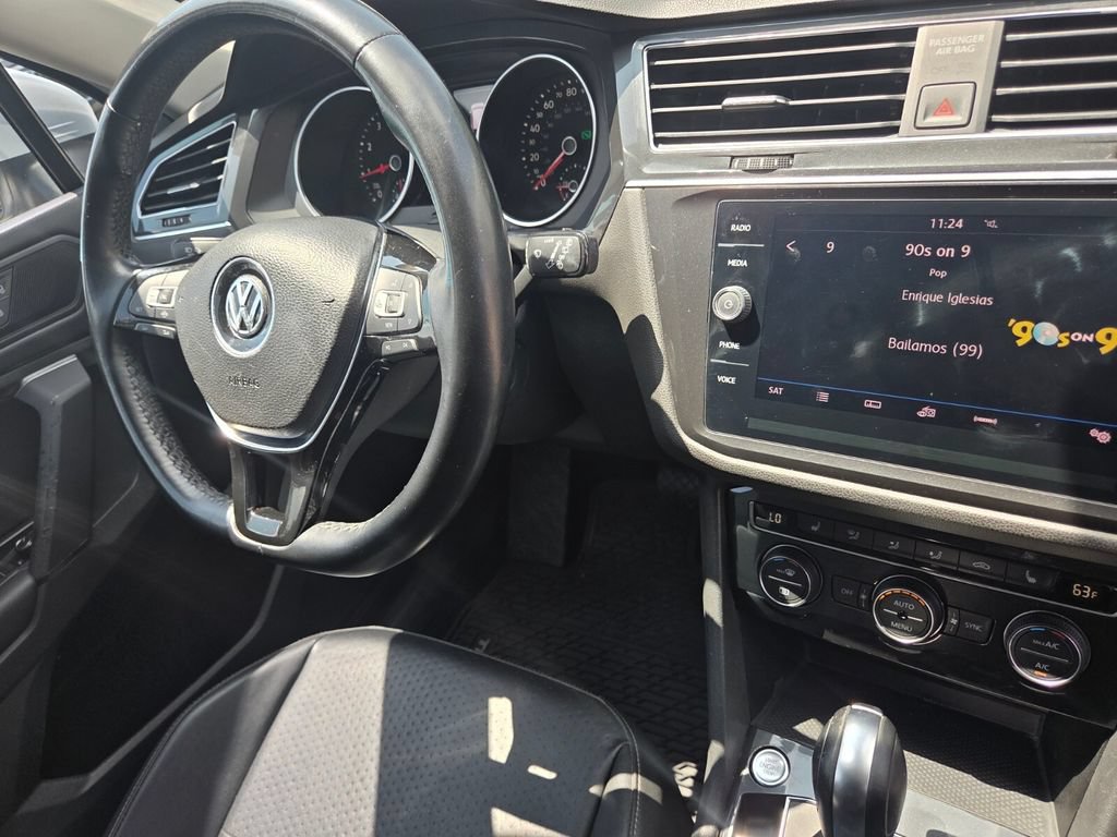 Used 2019 Volkswagen Tiguan SE w/ Panoramic Sunroof Package FWD image 34