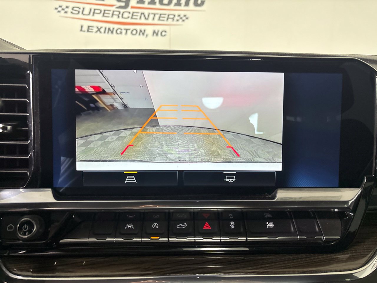 Used 2024 Chevrolet Silverado 1500 LT RWD image 18