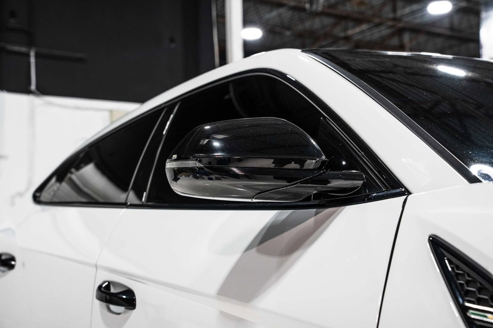 Used 2022 Lamborghini Urus AWD/4WD image 11