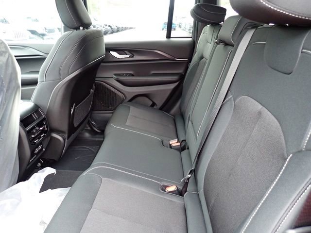 New 2025 Jeep Grand Cherokee Laredo X w/ Luxury Tech Group I image 13