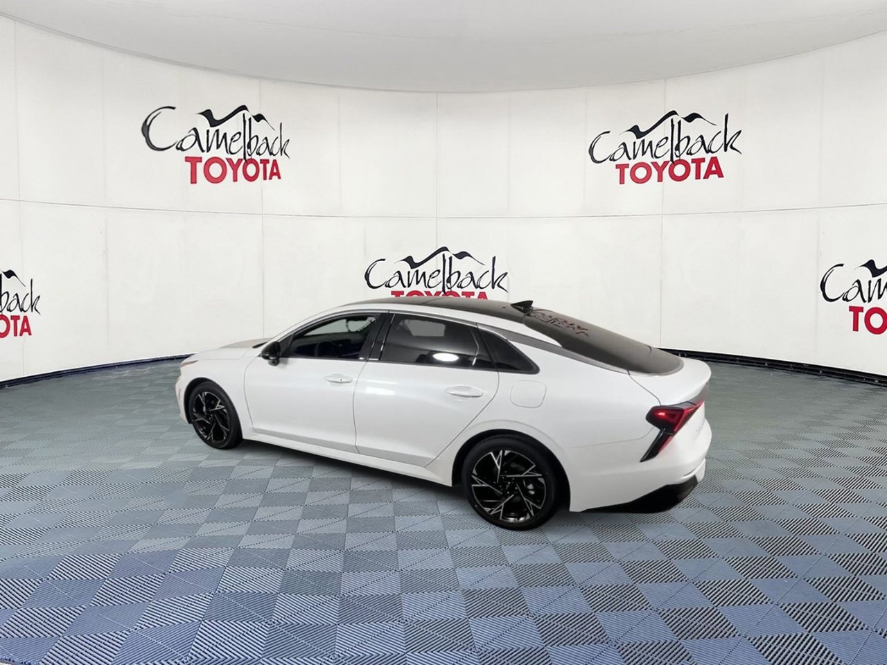 Used 2025 Kia K5 GT-Line w/ GT-Line Premium Package FWD image 8